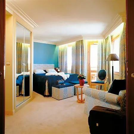 Hotel Araucaria & 4*
